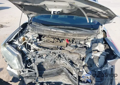 2015 Nissan Rogue Sv z USA, uszkodzony, nr VIN 5N1AT2MT3FC756498